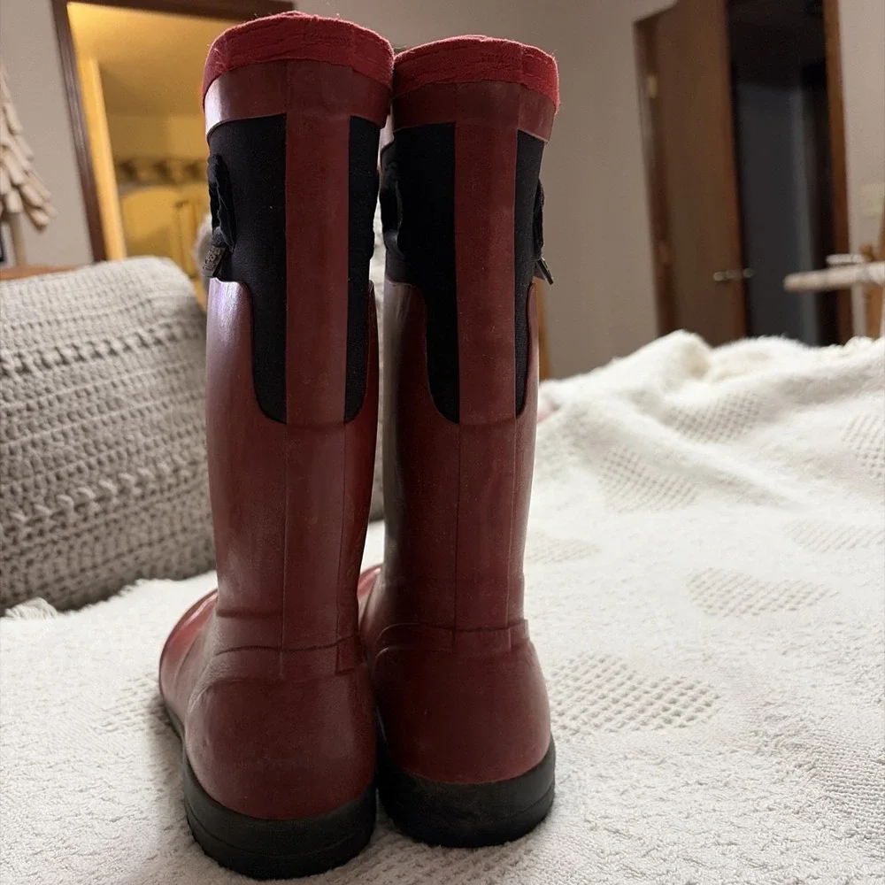 Bogs Kids US size‎ 1 Pull Up Rain Boots In Red. Winter, Rain Or Snow.